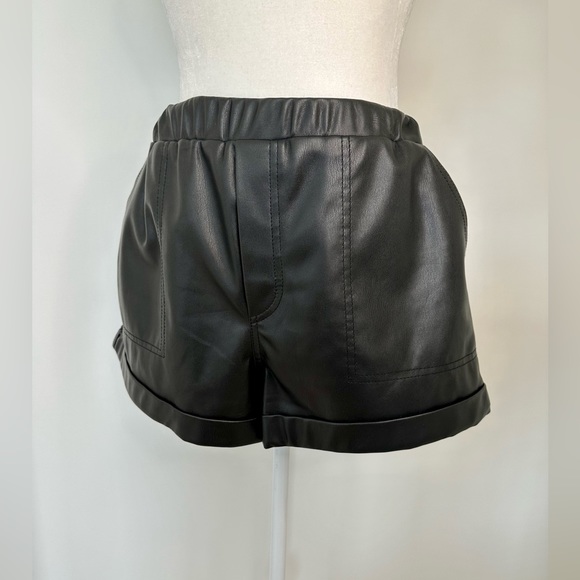 NWT L’academie Black Faux Leather Shorts. - Picture 8 of 14